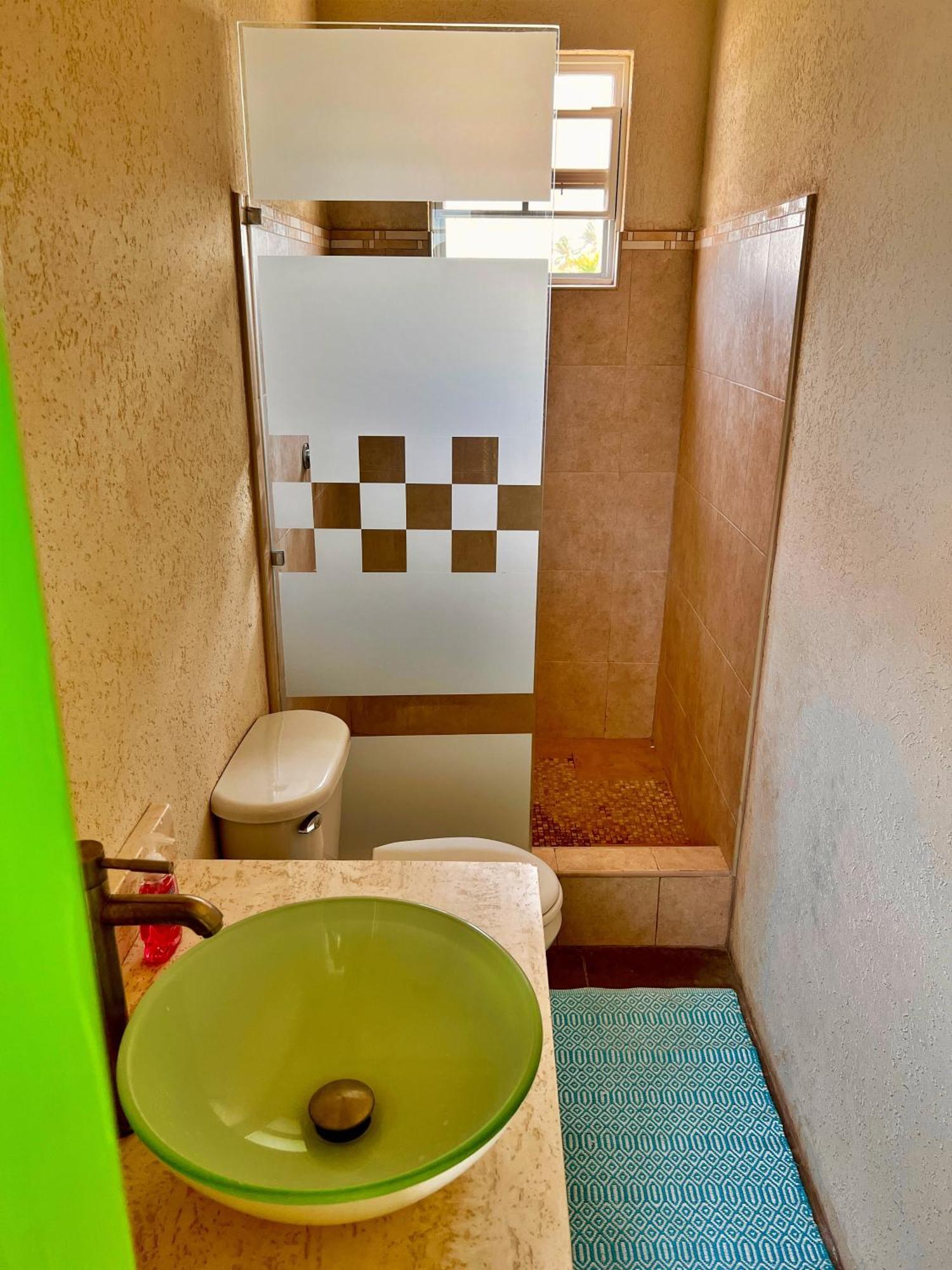 Cozy Modern Upstairs 2 Bed A/C Apt Near 2 Everything Saint Phillip Exterior foto
